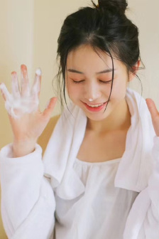 美女枪战